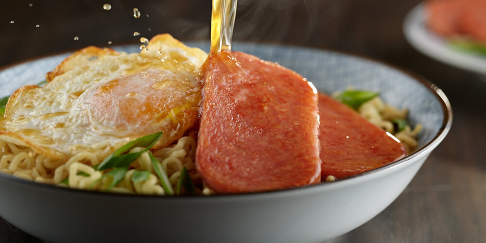 https://www.spamcanada.com/recipe/spam-classic-and-beef-ramen/