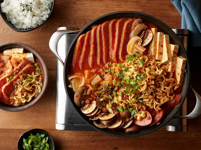 https://www.spamcanada.com/recipe/spam-classic-budae-jjigae-army-stew/