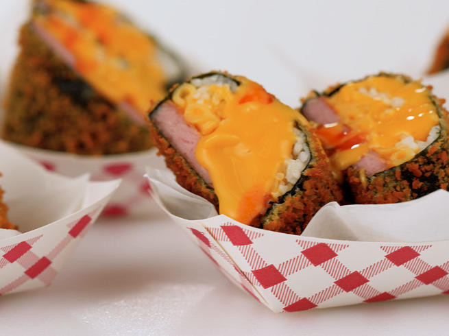 https://www.spamcanada.com/recipe/mac-n-cheese-musubi/